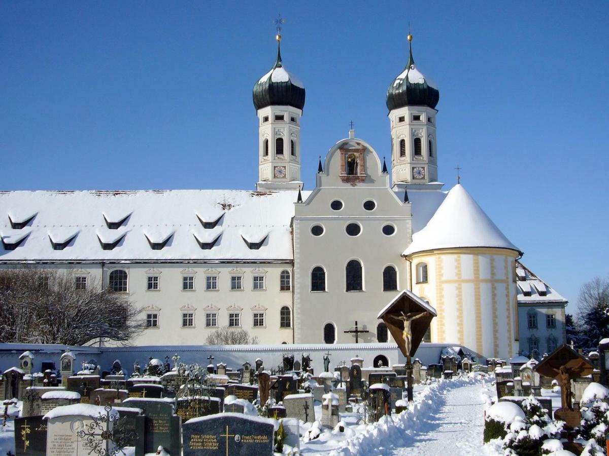 Kloster Benediktbeuern - Gastehaus Der Salesianer Don Bosco Exterior photo