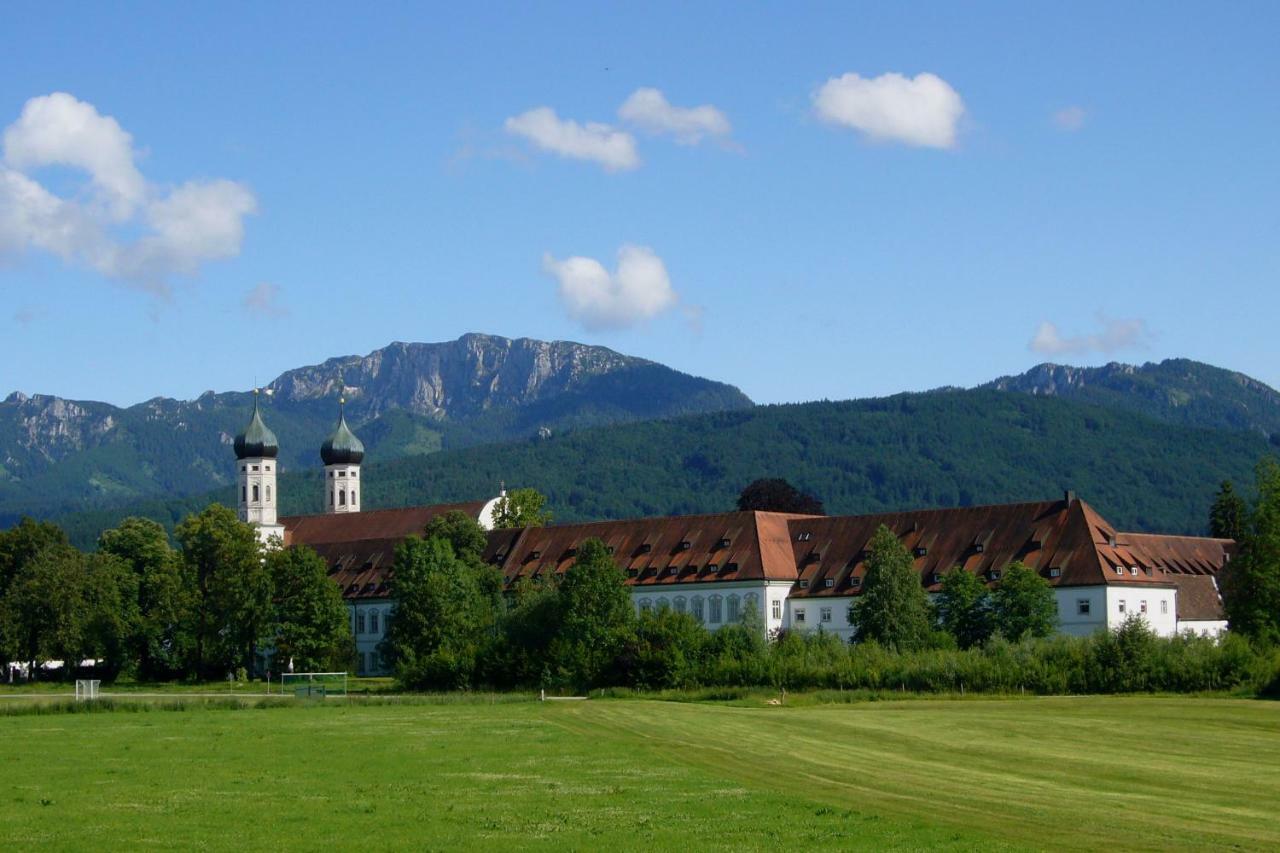 Kloster Benediktbeuern - Gastehaus Der Salesianer Don Bosco Exterior photo