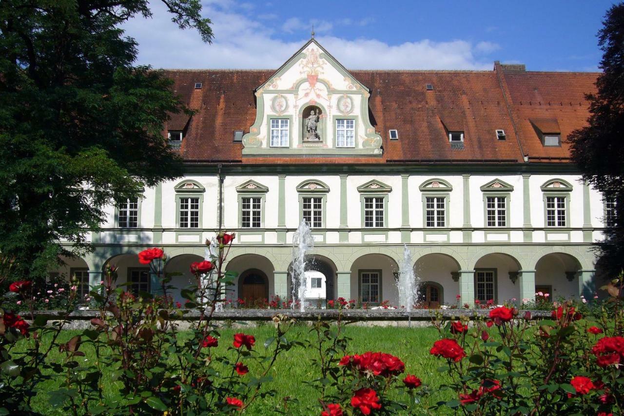 Kloster Benediktbeuern - Gastehaus Der Salesianer Don Bosco Exterior photo